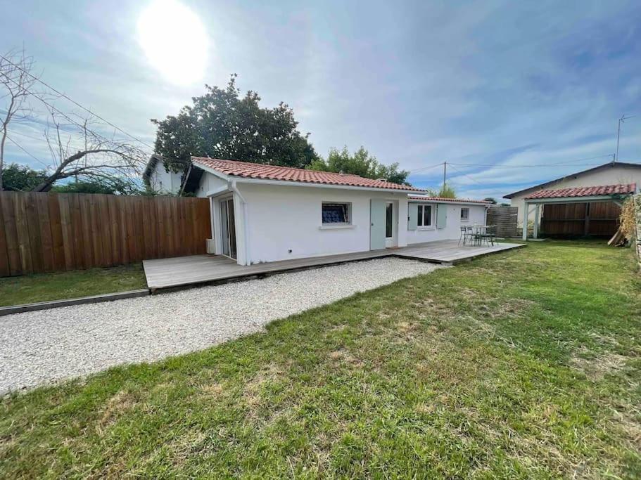 Maisonnette Avec Jardin A Ares Villa Buitenkant foto